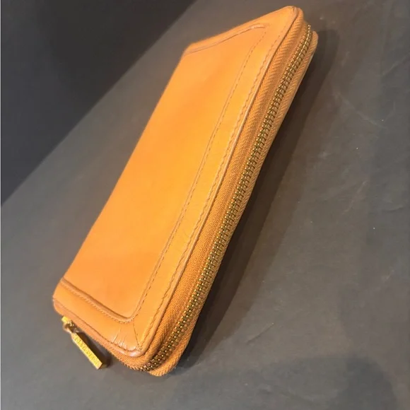 Tory Burch Amanda Continental Brown Leather Zip Around Wallet - Picture 5 of 16